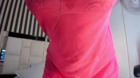 estefania__gomez online show from 2, 2, 2025