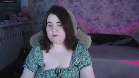Snapshot of estelle_hicks chatting on 6, 5, 2026 estelle_hicks online show from 6, 5, 2026