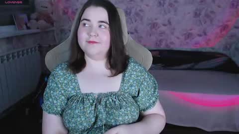 Snapshot of estelle_hicks chatting on 19, 5, 2026 estelle_hicks online show from 19, 5, 2026