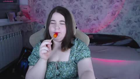 Snapshot of estelle_hicks chatting on 20, 5, 2026 estelle_hicks online show from 20, 5, 2026