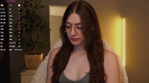 Snapshot of ester_hill chatting on 22, 9, 2025 Ester online show from 22, 9, 2025