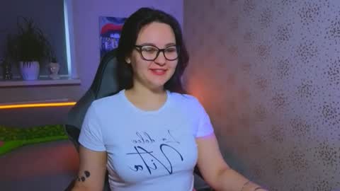 EsterPlayful online show from 7, 11, 2025