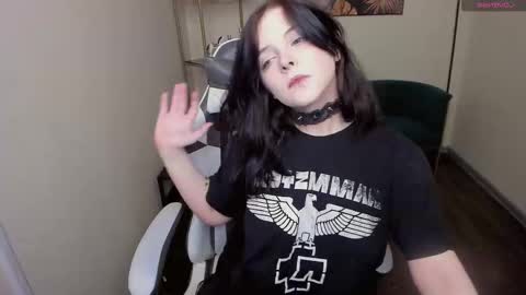 Ester  online show from 28, 3, 2026