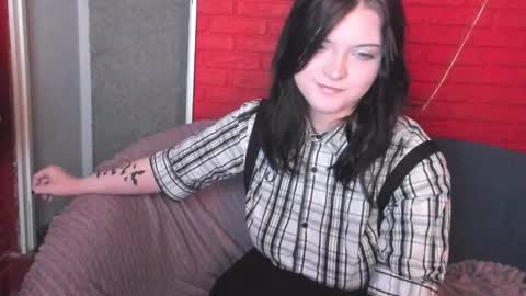 Ester  online show from 9, 4, 2026