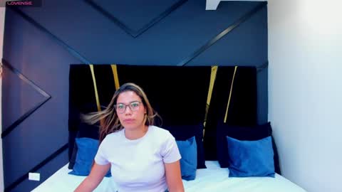 esther_xo online show from 25, 6, 2026