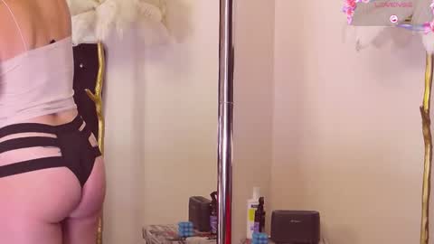 Snapshot of estheraa chatting on 21, 10, 2025 Esthera online show from 21, 10, 2025