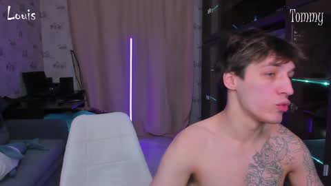 Snapshot of esthetics_boys chatting on 22, 12, 2024 LOUIS online show from 22, 12, 2024