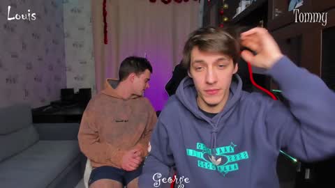 Snapshot of esthetics_boys chatting on 4, 1, 2025 LOUIS online show from 4, 1, 2025