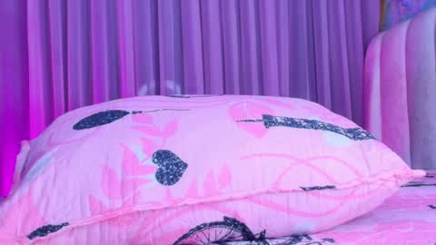 Snapshot of estrella_hanks_ chatting on 19, 4, 2026 Estrella online show from 19, 4, 2026