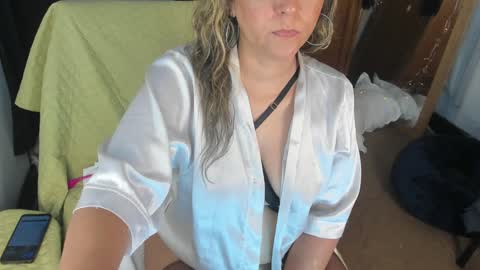 Snapshot of estrellah__ chatting on 30, 12, 2024 - E S T R E L L A  M I L F - online show from 30, 12, 2024