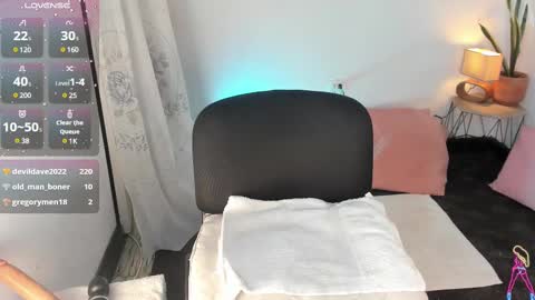 Snapshot of estrellah__ chatting on 16, 2, 2025 - E S T R E L L A  M I L F - online show from 16, 2, 2025