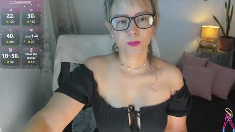 Snapshot of estrellah__ chatting on 26, 2, 2025 - E S T R E L L A  M I L F - online show from 26, 2, 2025