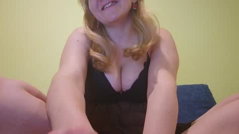 estrellawalters online show from 25, 1, 2025