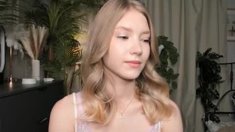 Natalie online show from 17, 10, 2025