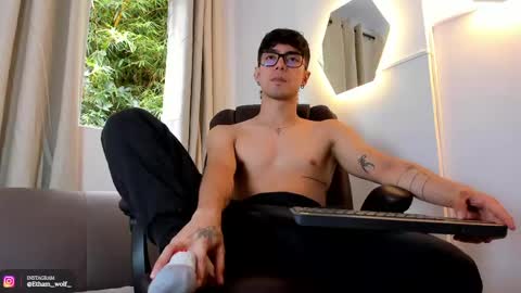 etham_wolf1 online show from 25, 5, 2026