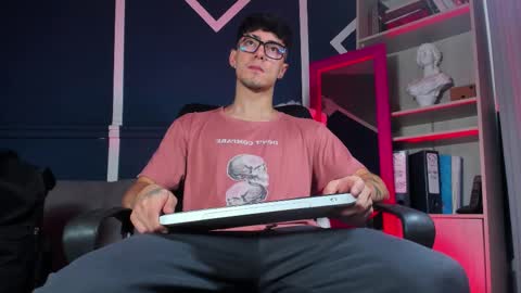 Etham online show from 3, 12, 2025