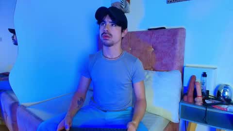 Snapshot of ethan_briggs chatting on 7, 1, 2026 ethan online show from 7, 1, 2026