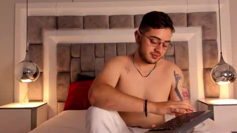 Snapshot of ethan_greys chatting on 16, 11, 2025 ethan_greys online show from 16, 11, 2025