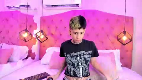 Snapshot of ethan_lennox_ chatting on 26, 7, 2026 Ethan online show from 26, 7, 2026