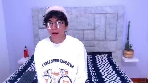 Snapshot of ethan_villa chatting on 4, 2, 2025 Ethan Villa online show from 4, 2, 2025