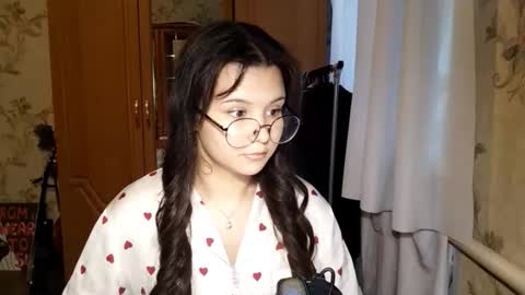 Snapshot of eugeniecarrubba chatting on 22, 5, 2026 Lily 1st day online show from 22, 5, 2026