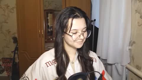 Snapshot of eugeniecarrubba chatting on 23, 5, 2026 Lily 1st day online show from 23, 5, 2026