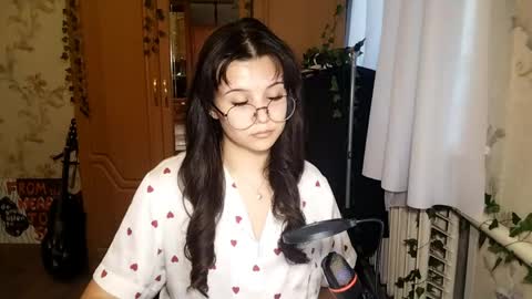 Snapshot of eugeniecarrubba chatting on 30, 5, 2026 Lily 1st day online show from 30, 5, 2026