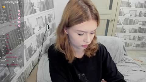 Veronica Tiia Lilith left to right online show from 19, 3, 2026