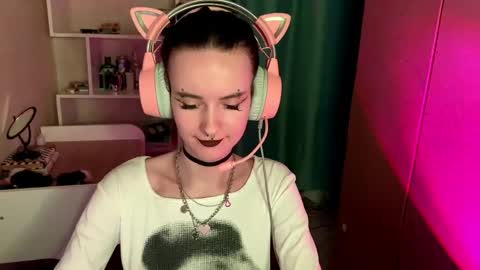 Snapshot of eunabiddlecome chatting on 8, 5, 2026 Kate online show from 8, 5, 2026
