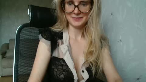 eva2323 online show from 19, 9, 2025