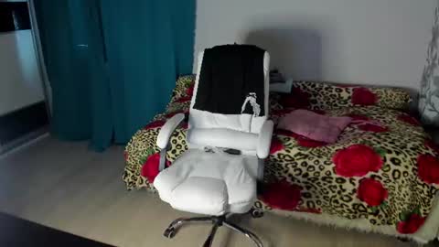 Snapshot of eva_7777 chatting on 19, 6, 2026 Eva online show from 19, 6, 2026