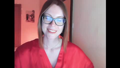 Snapshot of eva_cutesmile chatting on 27, 5, 2026 Eva online show from 27, 5, 2026