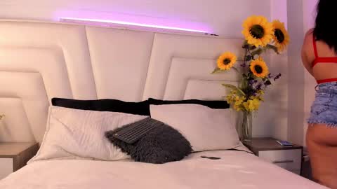 Eva Jamees online show from 24, 9, 2025