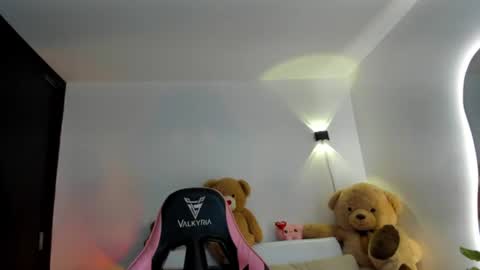 Eva   online show from 19, 6, 2026