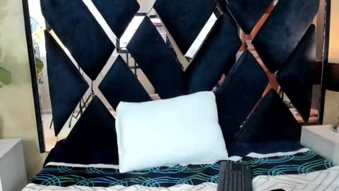    online show from 13, 11, 2025