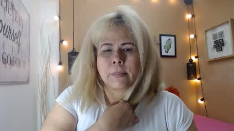 Snapshot of eva_love49 chatting on 26, 11, 2025 eva_love49 online show from 26, 11, 2025