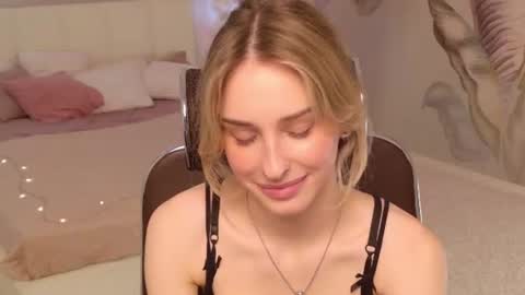 Snapshot of eva_mitchell chatting on 19, 7, 2026 Eva online show from 19, 7, 2026