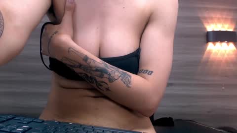 Snapshot of eva_monwalker chatting on 5, 2, 2025 Eva cute online show from 5, 2, 2025