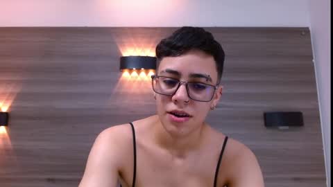 Snapshot of eva_monwalker chatting on 7, 3, 2025 Eva cute online show from 7, 3, 2025