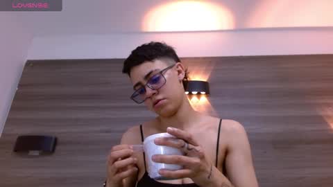 Snapshot of eva_monwalker chatting on 8, 3, 2025 Eva cute online show from 8, 3, 2025