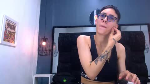 Snapshot of eva_monwalker chatting on 19, 11, 2025 Eva cute online show from 19, 11, 2025