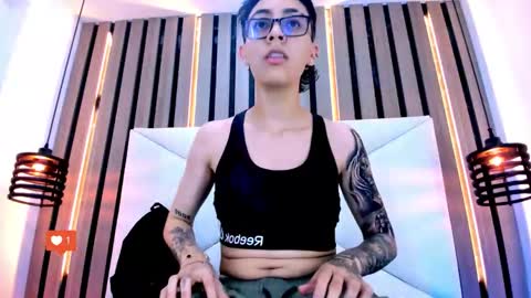 Snapshot of eva_monwalker chatting on 24, 11, 2025 Eva cute online show from 24, 11, 2025