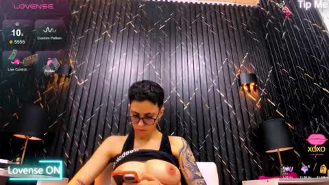 Snapshot of eva_monwalker chatting on 2, 12, 2025 Eva cute online show from 2, 12, 2025