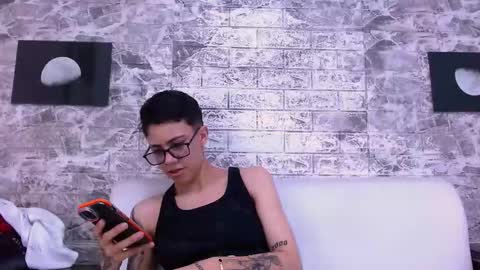 Snapshot of eva_monwalker chatting on 4, 12, 2025 Eva cute online show from 4, 12, 2025