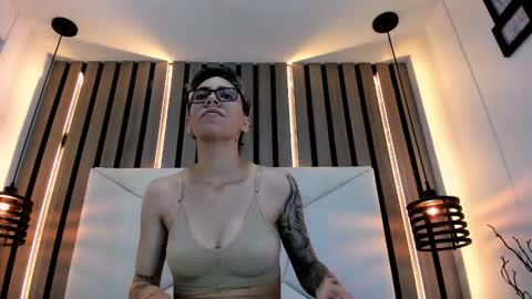 Snapshot of eva_monwalker chatting on 2, 2, 2026 Eva cute online show from 2, 2, 2026