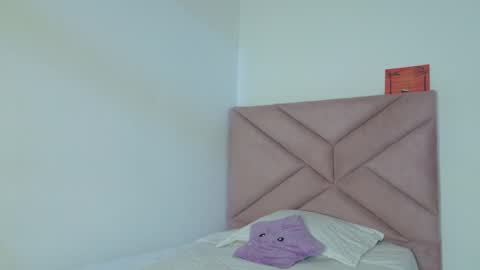 Snapshot of eva_sin18 chatting on 25, 4, 2026 Eva Sin online show from 25, 4, 2026