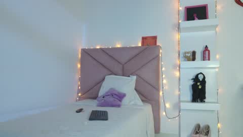 Snapshot of eva_sin18 chatting on 30, 4, 2026 Eva Sin online show from 30, 4, 2026