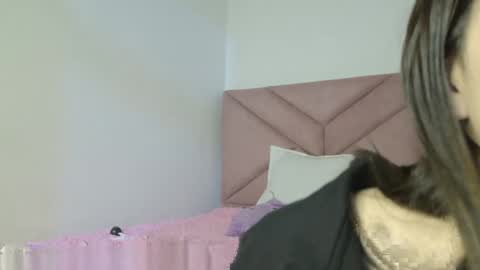 Snapshot of eva_sin18 chatting on 6, 5, 2026 Eva Sin online show from 6, 5, 2026