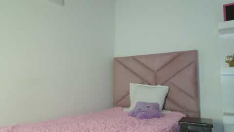Snapshot of eva_sin18 chatting on 9, 5, 2026 Eva Sin online show from 9, 5, 2026
