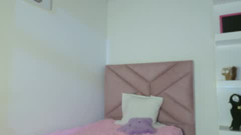 Snapshot of eva_sin18 chatting on 12, 5, 2026 Eva Sin online show from 12, 5, 2026